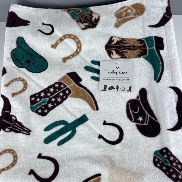 Truly Lou Southwest Collection - 4 Piece Bath Towel Set Cowboy Boots Hat NEW - Picture 2 of 7